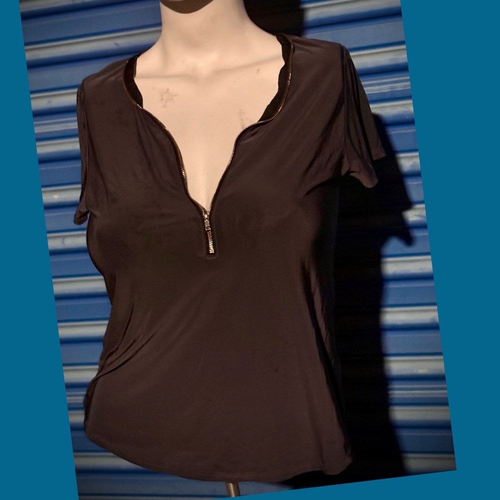 Mine Black Short Sleeve Zipper Top